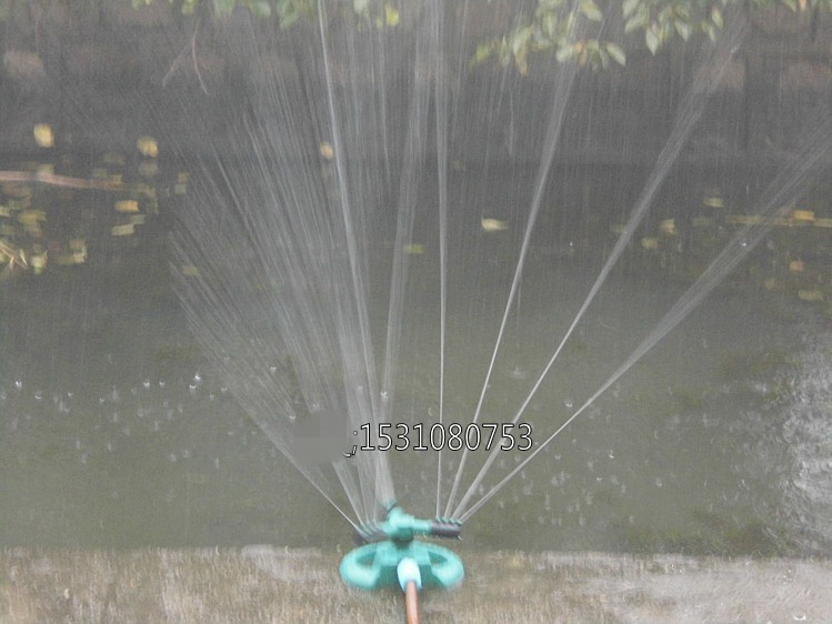 Verstellbarer Garten Sprinkler – Effiziente Rasenbewässerung mit 360° Sprühfunktion