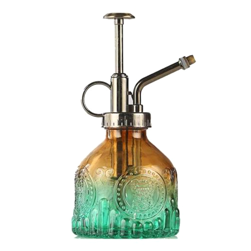 Geprägte Glasflasche mit Metall-Düse – Pflanzensprüher für Blumenbewässerung im Vintage Design