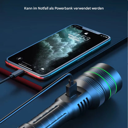 Extrem Helle und Zoombare LED-Taschenlampe mit Powerbank-Funktion für Outdoor-Abenteuer