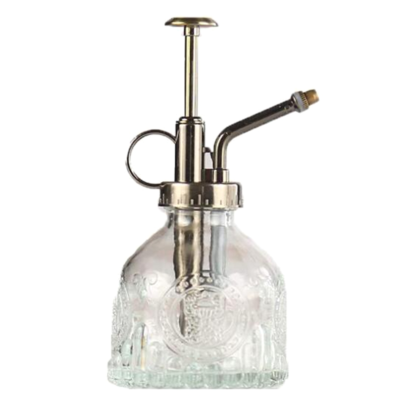 Geprägte Glasflasche mit Metall-Düse – Pflanzensprüher für Blumenbewässerung im Vintage Design