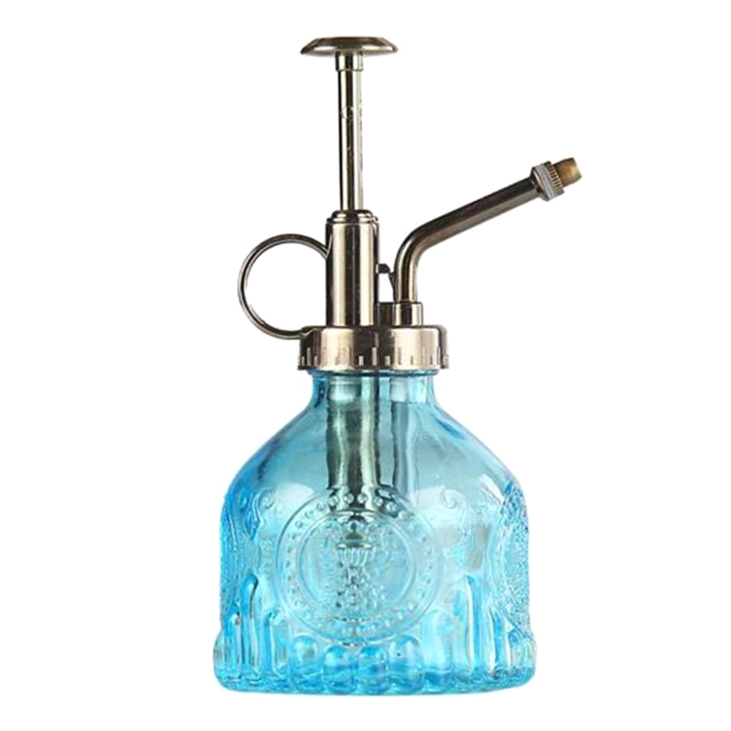 Geprägte Glasflasche mit Metall-Düse – Pflanzensprüher für Blumenbewässerung im Vintage Design