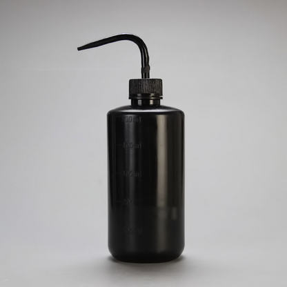 Spot 500ml Squeeze Gießflasche – Kompakte Sprühflasche für präzises Gießen und Dosieren
