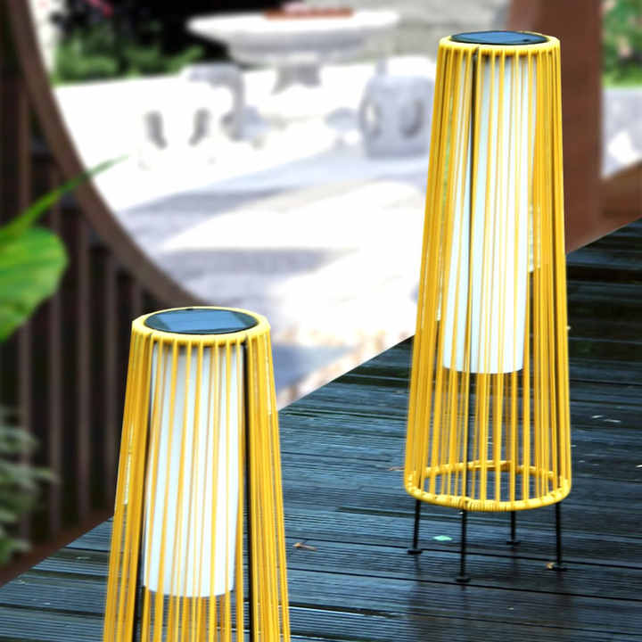 Solar LED Rattan-Laterne – Große Außenbeleuchtung im Oval-Design für Garten und Terrasse