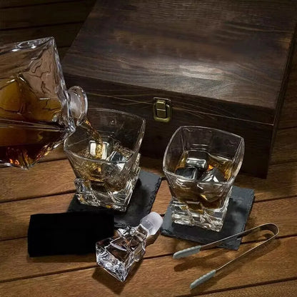 Exklusives Kristall-Whiskey-Set mit Karaffe und Bechern