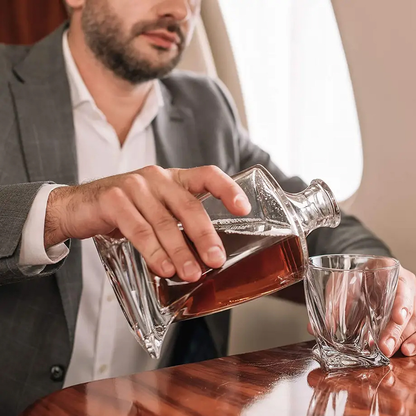 Exklusives Kristall-Whiskey-Set mit Karaffe und Bechern