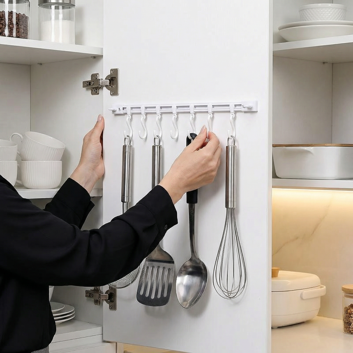 Selbstklebende Hakenleiste für Küche und Bad - Starker Halt ohne Bohren (2 Stk.)